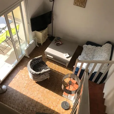 Charmant Logement 200m Plage De La Roquille Apartment *